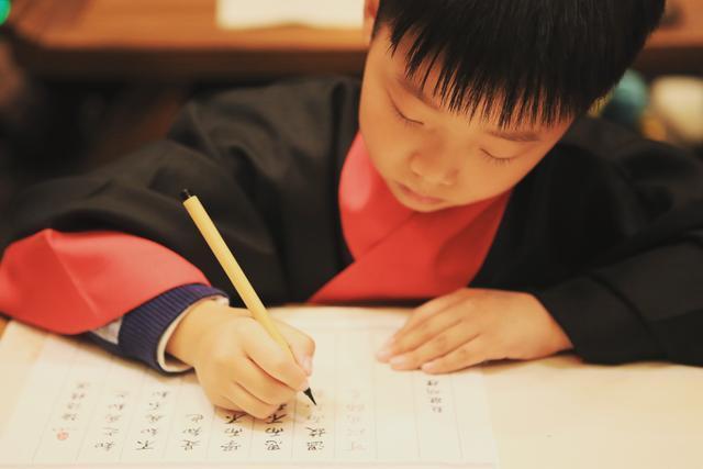寒假练字不打烊：1~6年级《写好规范字》全套练习册