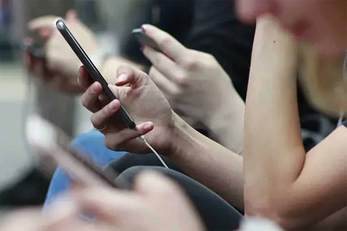 幽默社交秘籍：一个技巧让你成为全场焦点！