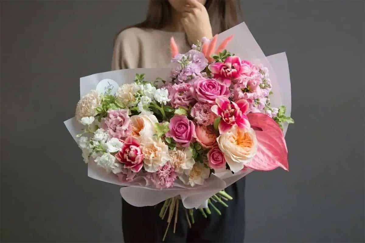 花艺大师进阶宝典：从入门到精通的全方位花束艺术教程