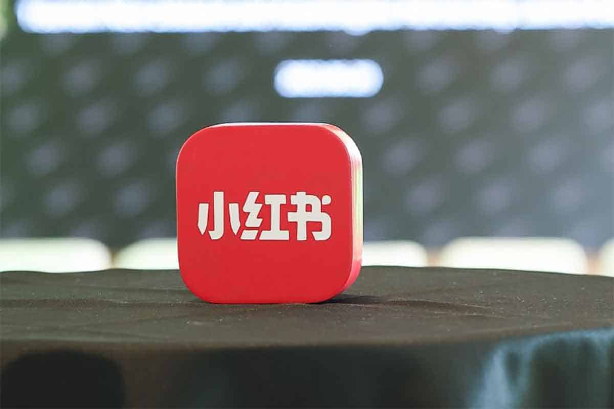 小红书直播秘笈：从入门到爆单的电商直播全攻略