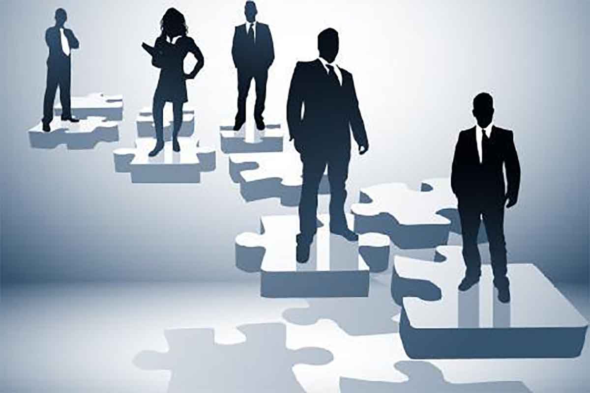 《职场谋略100讲》：多长一个心眼，少走十年弯路！