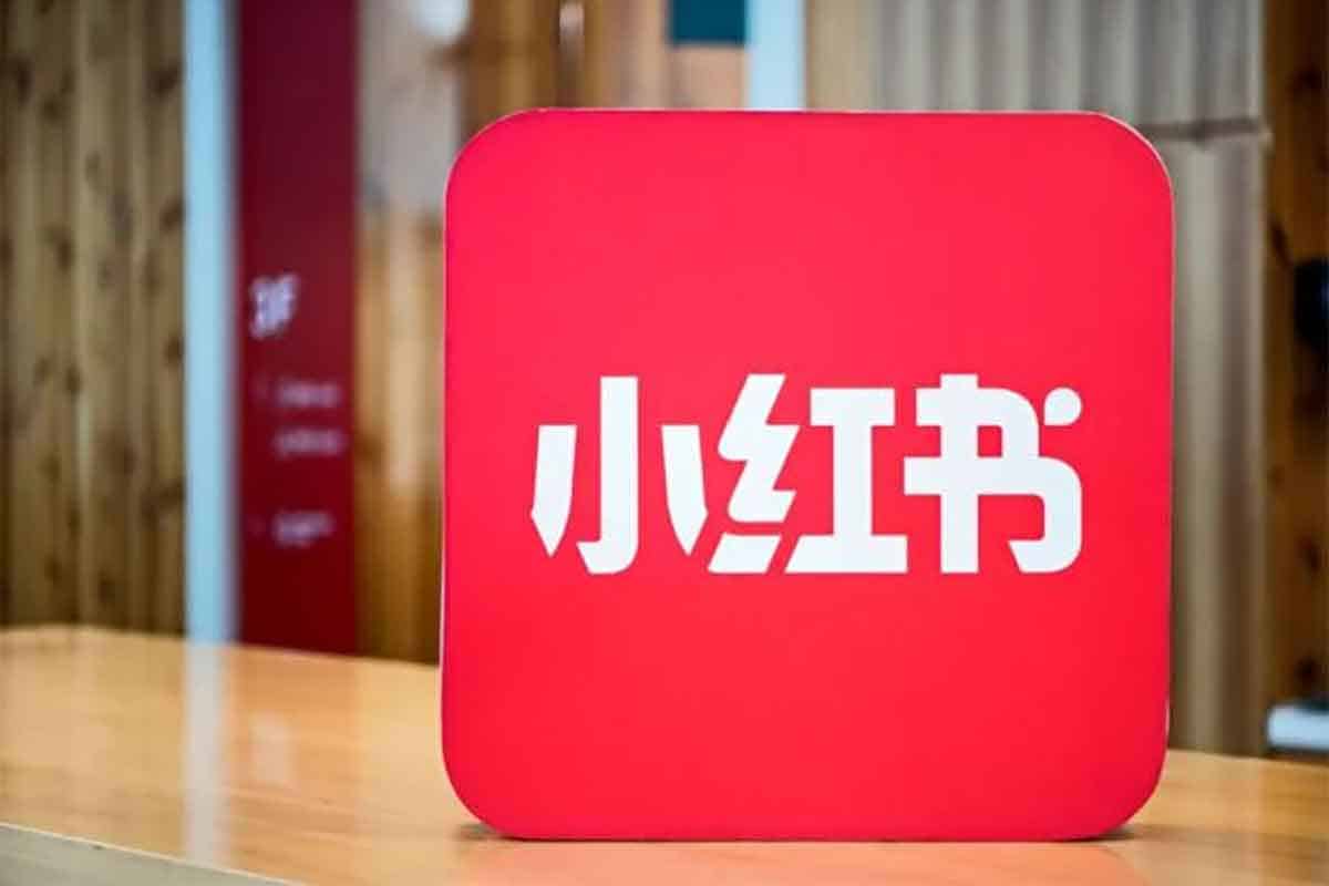 AI小红书虚拟电商全链路实战课：从选品到变现的AI爆款打法，月入1W不是梦！